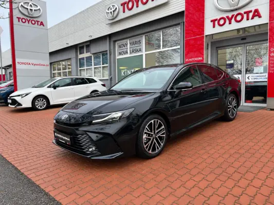 Toyota Camry 2.5L Hybrid 230 koní, černá - Executive