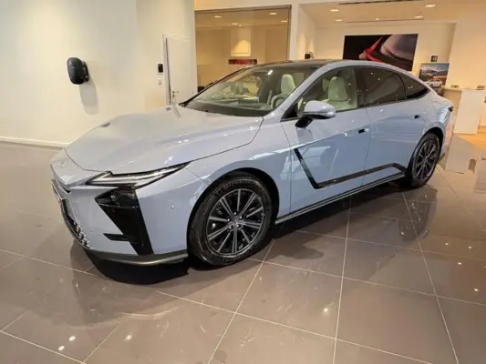 Toyota Lexus ES Prestige Top 4x4