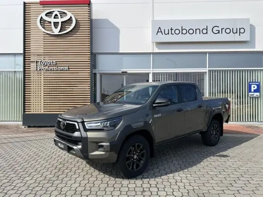 Toyota Hilux 2.8D 6AT Invincible 4x4 + tažné zařízení