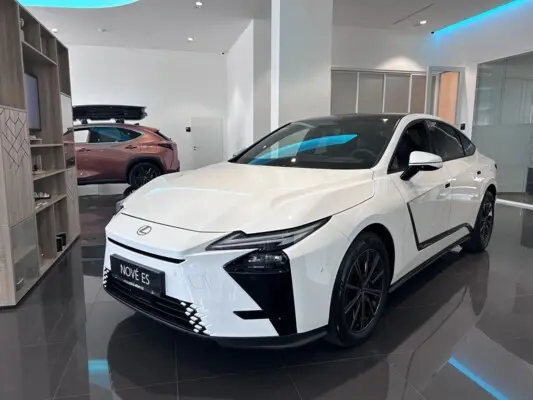 Toyota Lexus ES 300h Prestige + Paket Top