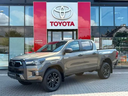 Toyota Hilux 2.8 INVINCIBLE skladem