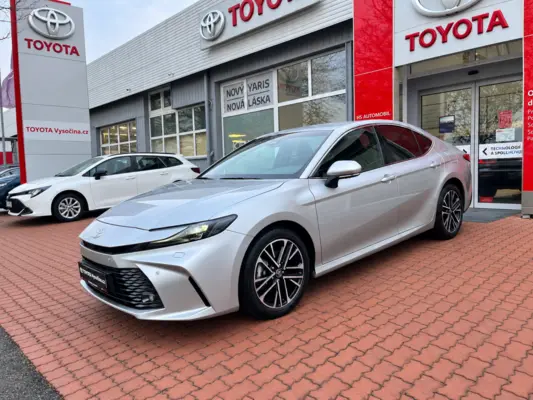 Toyota Camry 2.5 Hybrid 230 koní - Prestige