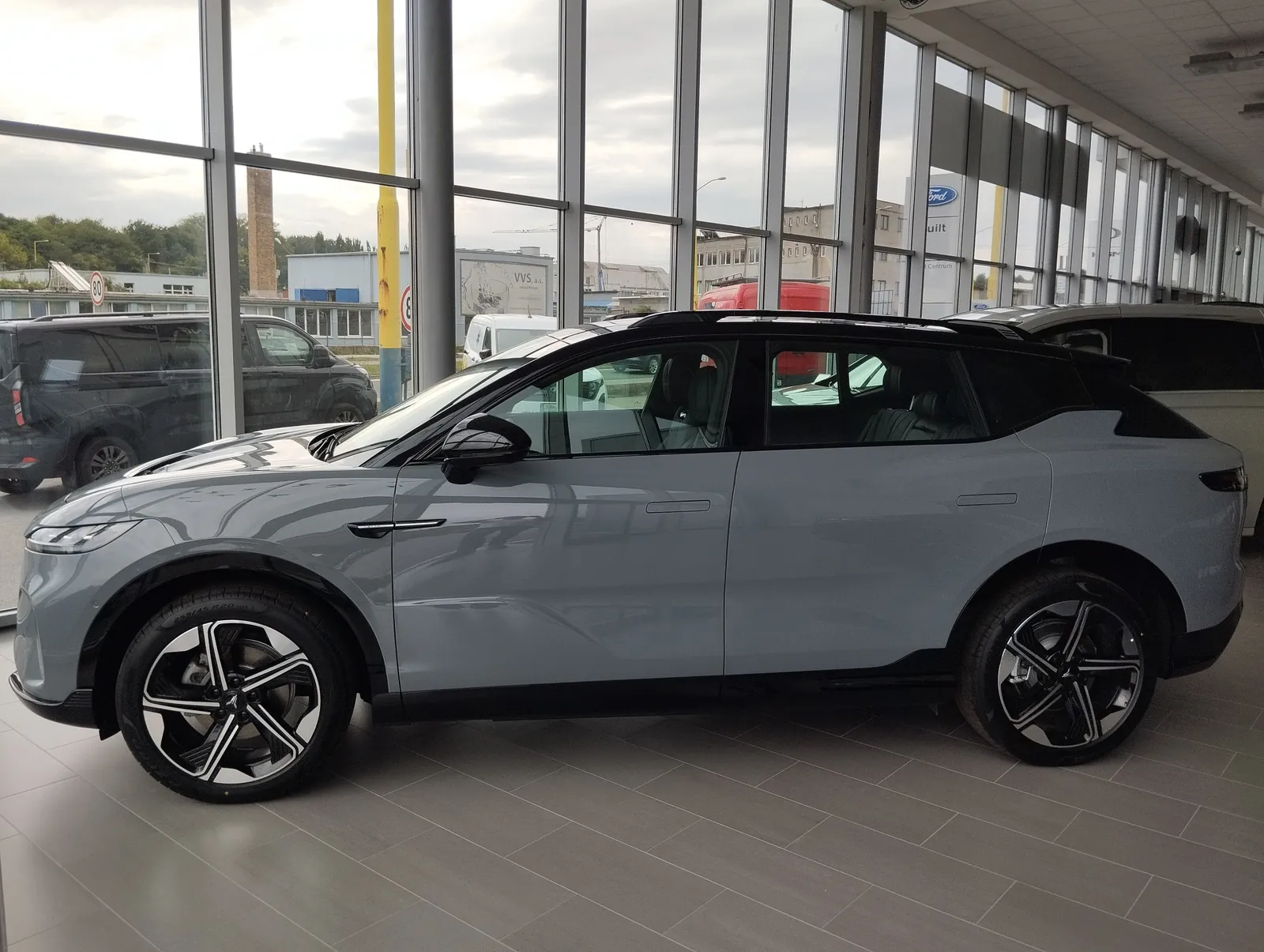 Voyah Courage N2 AWD FLAGSHIP – 2/6