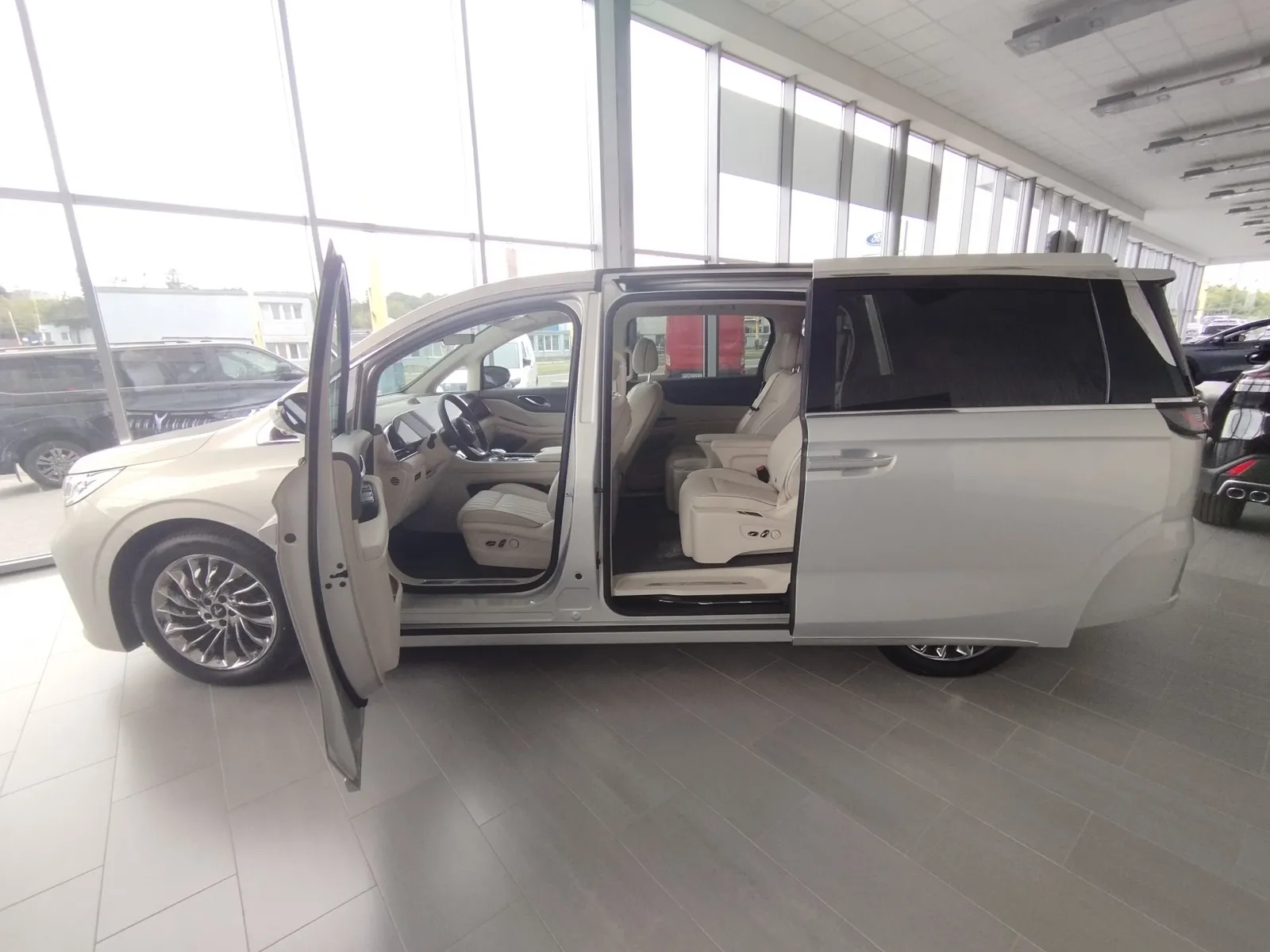 Voyah Dream PHEV N5 – 6/6